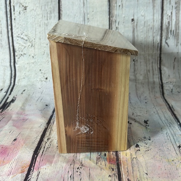 Bee / Bug Hotel - Picture 2 of 5